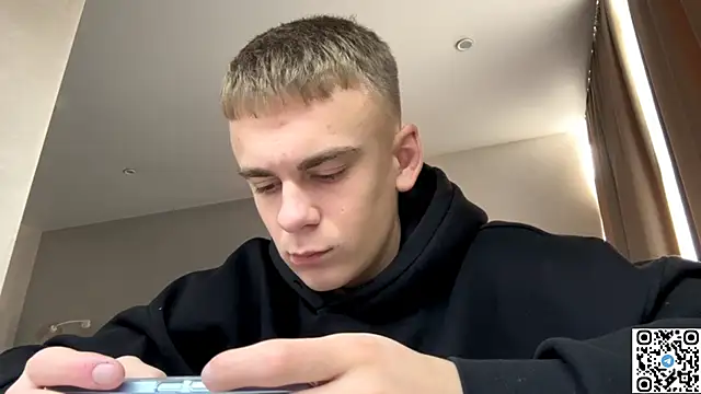 Snapshot of echowraith chatting on 10/25/25, 07:18 echowraith online show from 10/25/25, 07:18