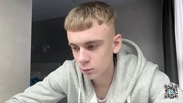 Snapshot of echowraith chatting on 12/14/25, 09:15 echowraith online show from 12/14/25, 09:15