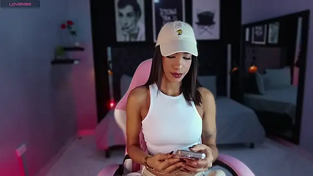 Snapshot of kitty_collins_ chatting on 01/15/26, 11:46 kitty collins online show from 01/15/26, 11:46