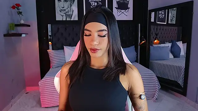 Snapshot of kitty_collins_ chatting on 01/10/26, 12:44 kitty collins online show from 01/10/26, 12:44