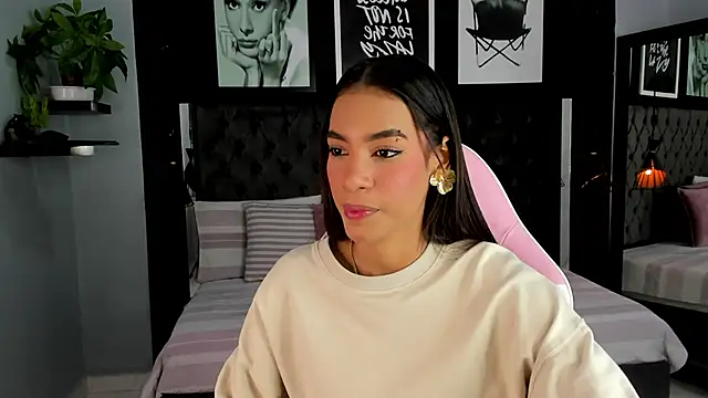 Snapshot of kitty_collins_ chatting on 09/28/25, 10:11 kitty collins online show from 09/28/25, 10:11