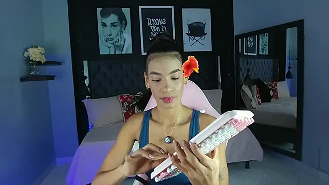 Snapshot of kitty_collins_ chatting on 11/23/25, 11:31 kitty collins online show from 11/23/25, 11:31