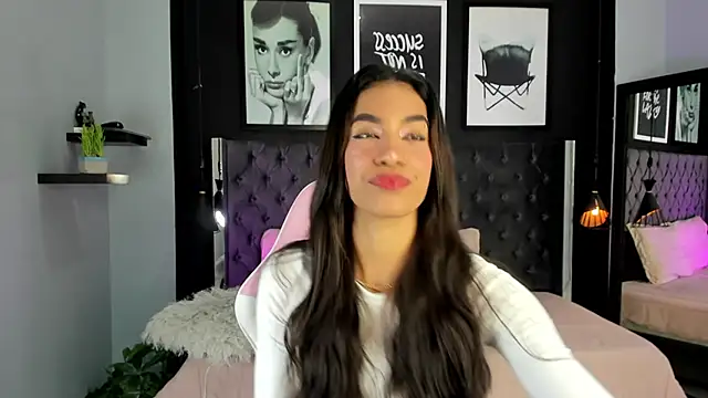 Snapshot of kitty_collins_ chatting on 09/15/25, 11:21 kitty collins online show from 09/15/25, 11:21