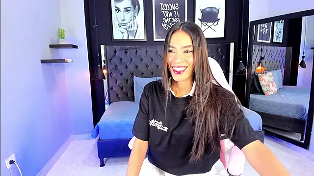 Snapshot of kitty_collins_ chatting on 10/05/25, 10:50 kitty collins online show from 10/05/25, 10:50