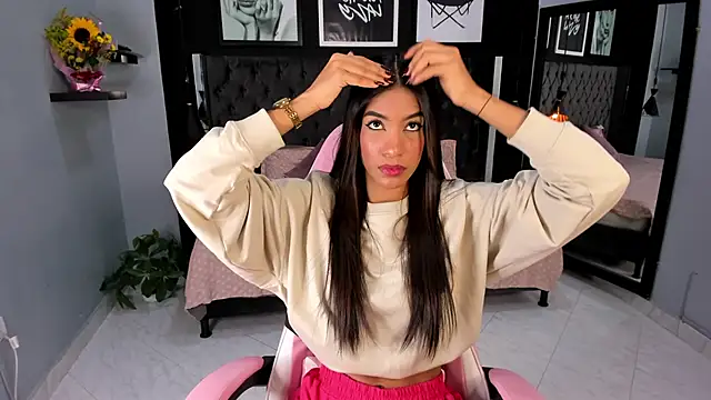 Snapshot of kitty_collins_ chatting on 09/25/25, 10:54 kitty collins online show from 09/25/25, 10:54