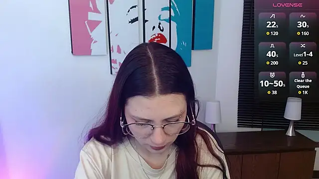 Snapshot of AlanaGarcia19 chatting on 09/12/25, 11:43 AlanaGarcia19 online show from 09/12/25, 11:43