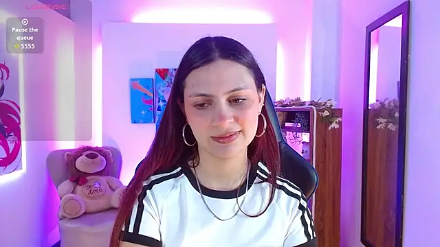 Snapshot of AlanaGarcia19 chatting on 12/15/25, 12:00 AlanaGarcia19 online show from 12/15/25, 12:00