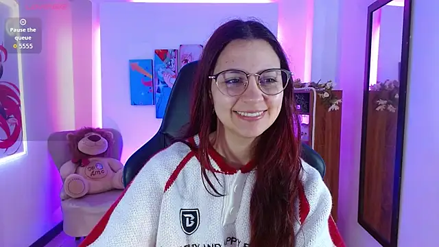 Snapshot of AlanaGarcia19 chatting on 12/01/25, 11:55 AlanaGarcia19 online show from 12/01/25, 11:55