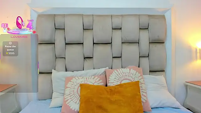 ValerieSoto online show from 09/25/25, 07:20