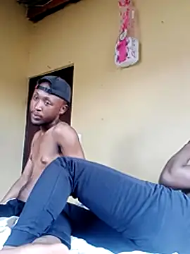 Snapshot of TmanZim2025 chatting on 01/12/26, 12:23 TmanZim2025 online show from 01/12/26, 12:23