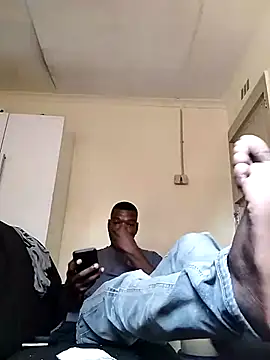 Snapshot of TmanZim2025 chatting on 09/17/25, 10:17 TmanZim2025 online show from 09/17/25, 10:17