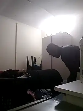 Snapshot of TmanZim2025 chatting on 09/18/25, 06:11 TmanZim2025 online show from 09/18/25, 06:11