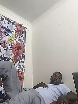 Snapshot of TmanZim2025 chatting on 09/21/25, 04:12 TmanZim2025 online show from 09/21/25, 04:12