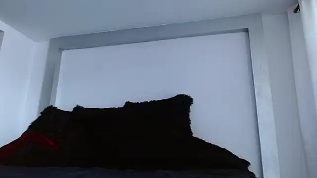 caroline spanky online show from 10/22/25, 04:17