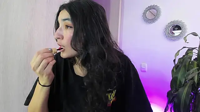 bella thorne3 online show from 02/17/26, 09:12