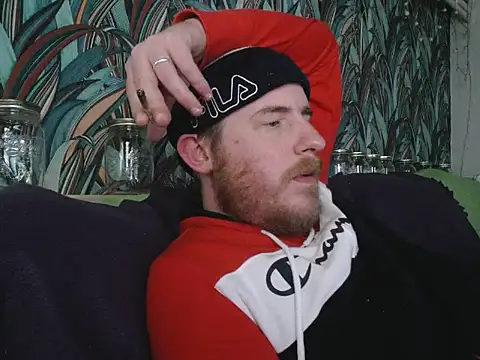 Snapshot of gaydavid chatting on 11/04/25, 12:58 gaydavid online show from 11/04/25, 12:58