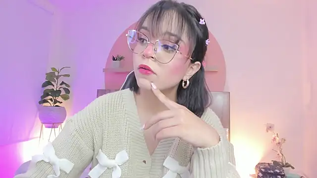 Clara Luu online show from 04/12/26, 02:59