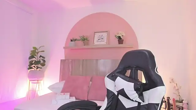 Clara Luu online show from 02/19/26, 02:41