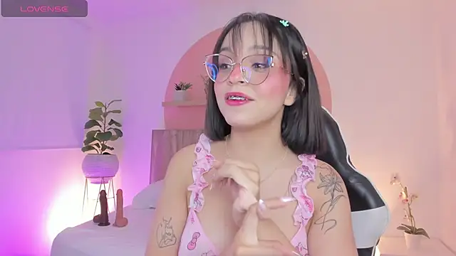 Clara Luu online show from 04/09/26, 02:57