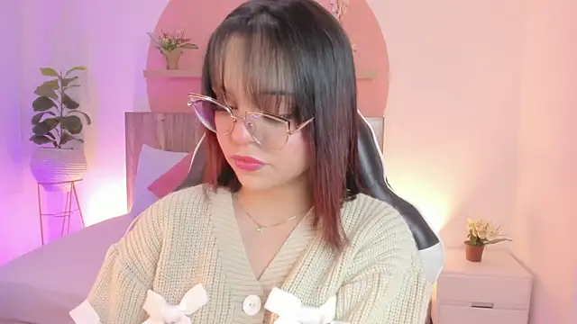 Clara Luu online show from 06/10/26, 02:46