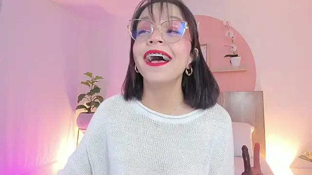 Clara Luu online show from 05/06/26, 02:48