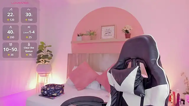 Clara Luu online show from 03/11/26, 02:49