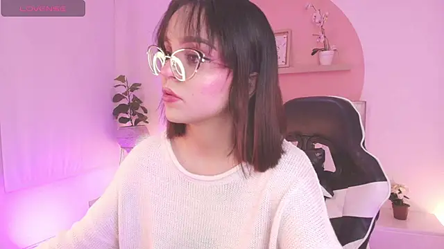 Clara Luu online show from 07/17/26, 02:53