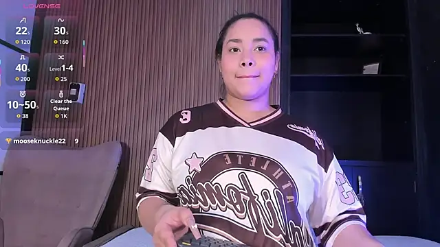 ThaliaBrooks  online show from 11/30/25, 05:52