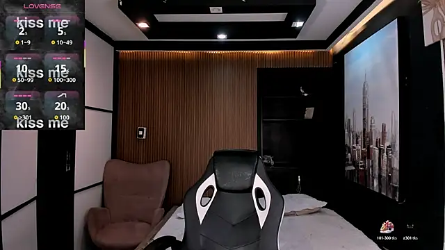 ThaliaBrooks  online show from 11/28/25, 06:13