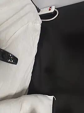 AtraCTiVoSiNguLaR online show from 02/16/26, 08:24