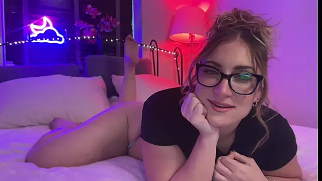 Snapshot of MistresssX chatting on 09/30/25, 03:51 MistresssX online show from 09/30/25, 03:51