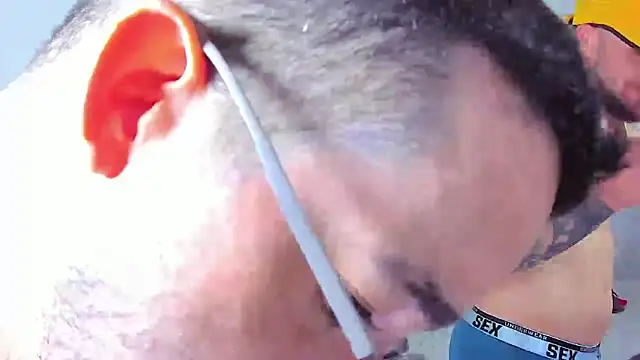 Hunter Hoott online show from 10/28/25, 02:34