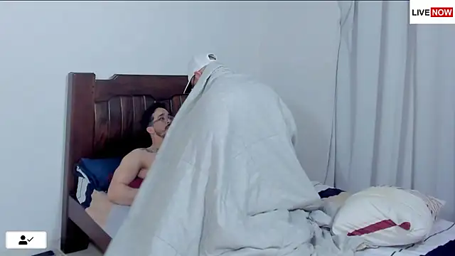 Hunter Hoott online show from 04/09/26, 03:30