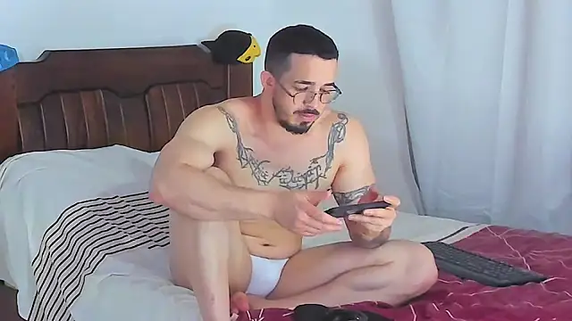 Hunter Hoott online show from 10/22/25, 01:49