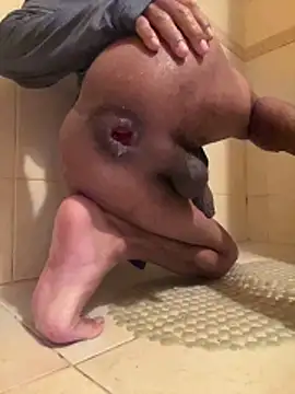 Snapshot of zzlamenos chatting on 12/19/25, 11:07 zzlamenos online show from 12/19/25, 11:07