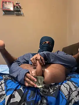 Snapshot of zzlamenos chatting on 12/13/25, 08:15 zzlamenos online show from 12/13/25, 08:15