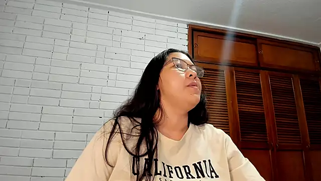 Naia Stant online show from 11/07/25, 12:04