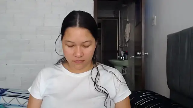 Naia Stant online show from 09/09/25, 09:13