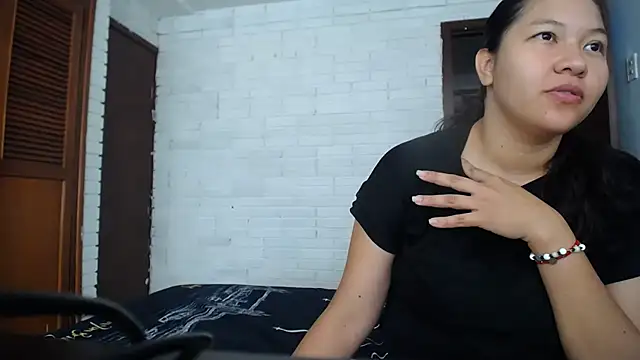 Naia Stant online show from 09/28/25, 02:02