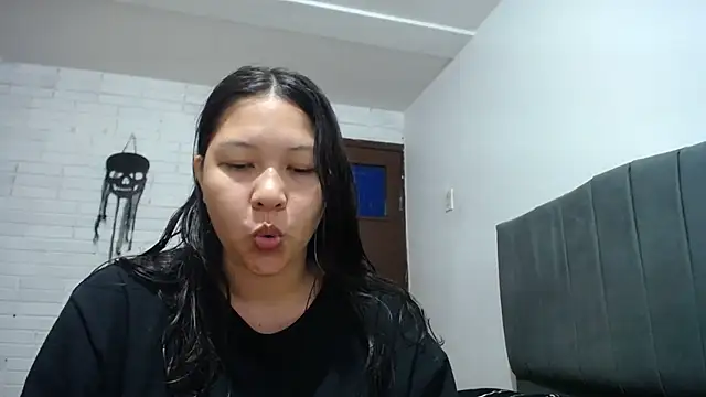 Naia Stant online show from 10/09/25, 10:21