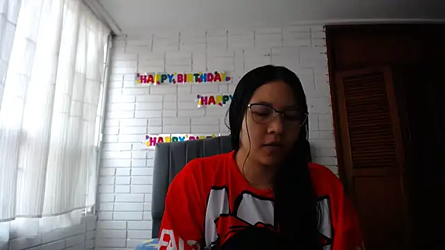 Naia Stant online show from 10/13/25, 09:59