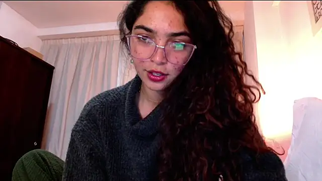 Snapshot of Ariagal chatting on 09/17/25, 09:17 Ariagal online show from 09/17/25, 09:17