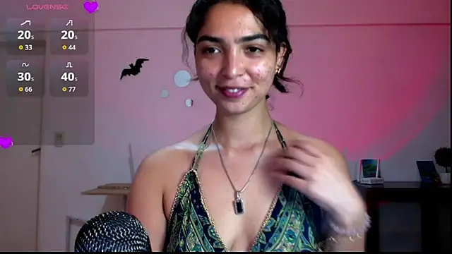 Snapshot of Ariagal chatting on 10/30/25, 10:50 Ariagal online show from 10/30/25, 10:50