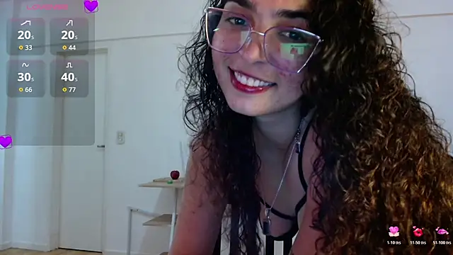 Snapshot of Ariagal chatting on 11/24/25, 11:27 Ariagal online show from 11/24/25, 11:27