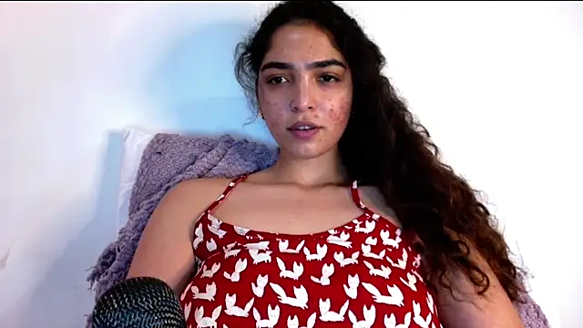 Snapshot of Ariagal chatting on 10/08/25, 03:52 Ariagal online show from 10/08/25, 03:52