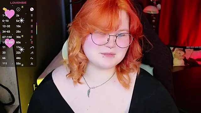 fillisfox  online show from 04/12/26, 04:32