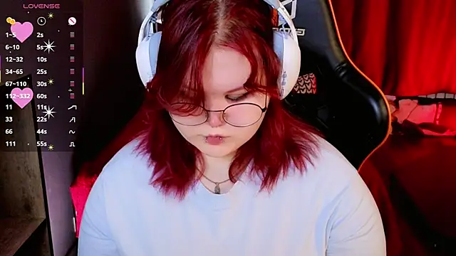 fillisfox  online show from 04/04/26, 10:44