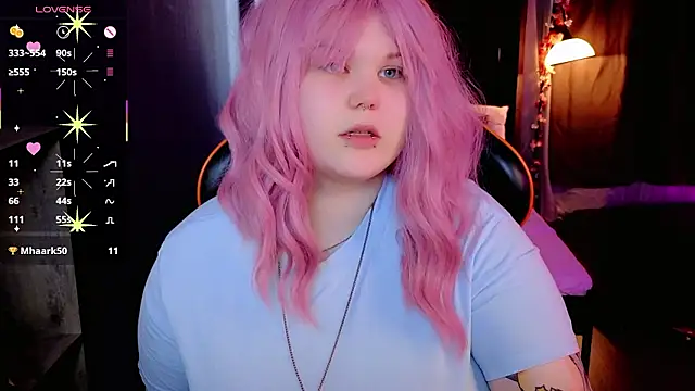 fillisfox  online show from 03/13/26, 10:42