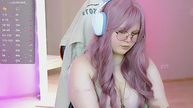 fillisfox  online show from 02/02/26, 04:39