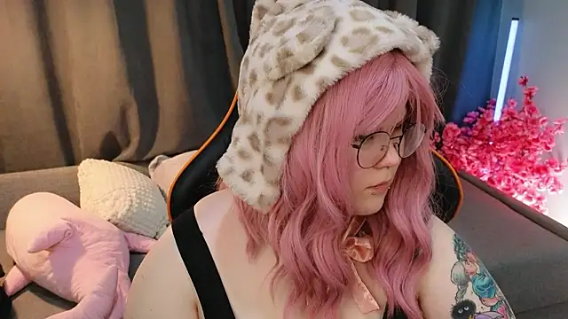 fillisfox  online show from 02/20/26, 11:34